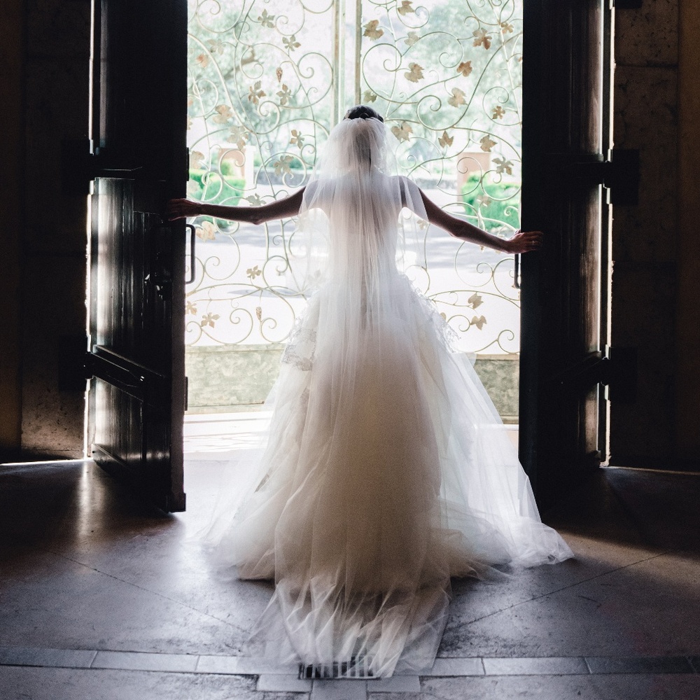 Vera Wang Eliza wedding dress. - Picture 4 of 7